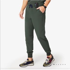 FIGS Men’s Tansen Joggers in Moss